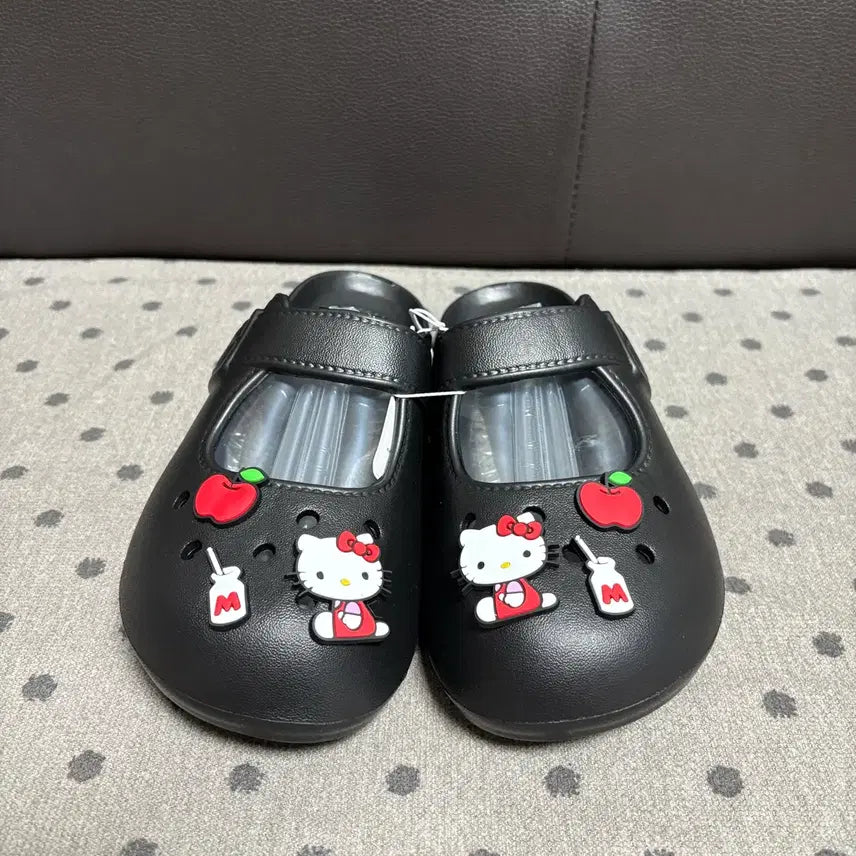 [BUNJANG] Hello Kitty Sandals Slippers / *새상품)헬로키티 샌들슬리퍼