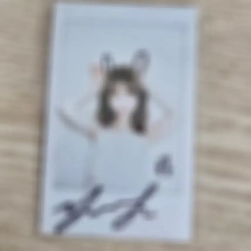 [BUNJANG] LOONA/ARTMS Yeojin Graffiti Polaroid / 이달의소녀 루셈블 여진 낙서 폴라 양도
