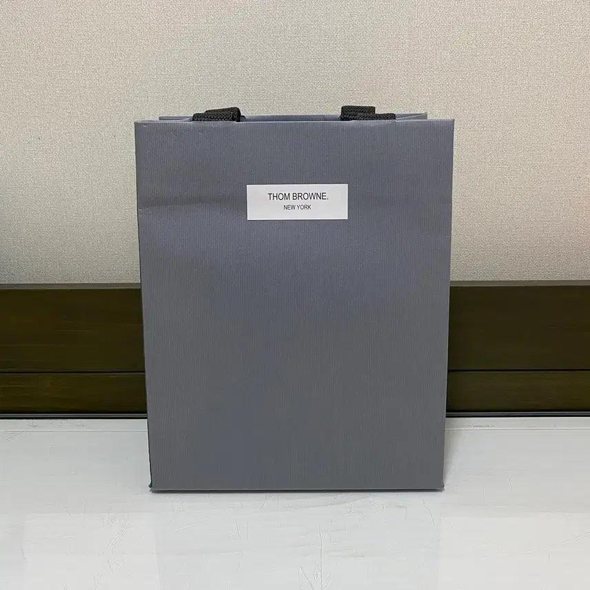 [BUNJANG] Thom Browne Shopping Bag / 톰브라운 쇼핑백(20x25x10)