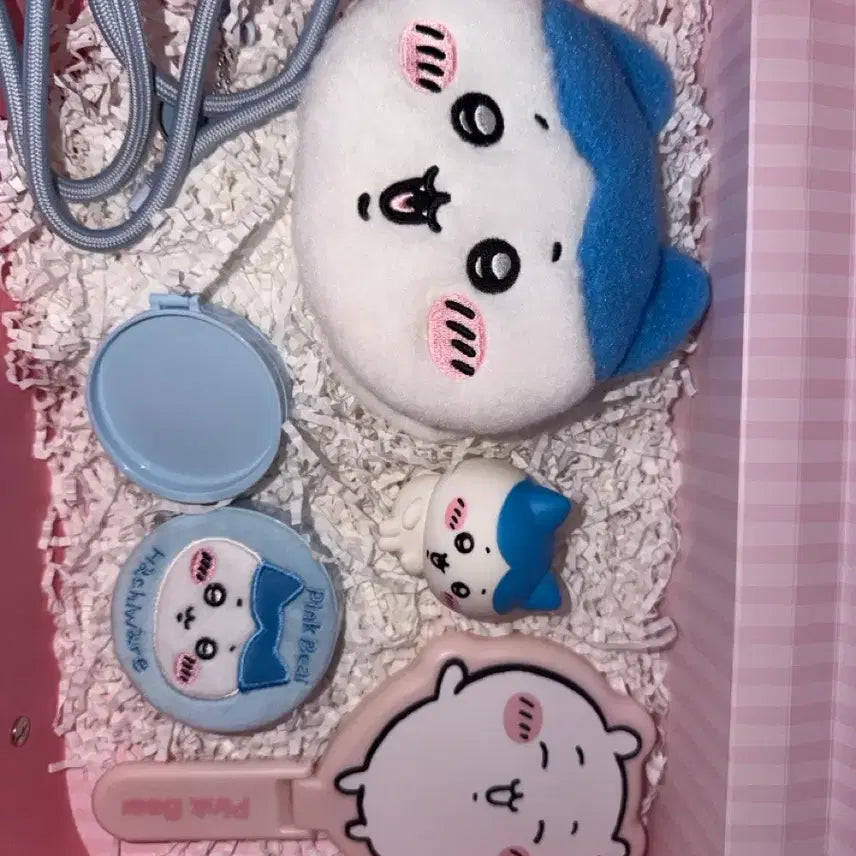[BUNJANG] Chiikawa Pinkbear Collaboration Hachware Cosmetic Palette, Tint, Cushion Set / 치이카와 핑크베어 콜라보 하치와레 화장품 팔레트 틴트 쿠션 세트
