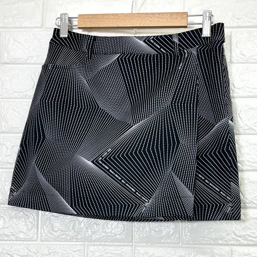 [BUNJANG] WAAC Golf Black Pattern Culottes Skirt Size 3 / 왁 골프 블랙 패턴 큐롯 스커트 3