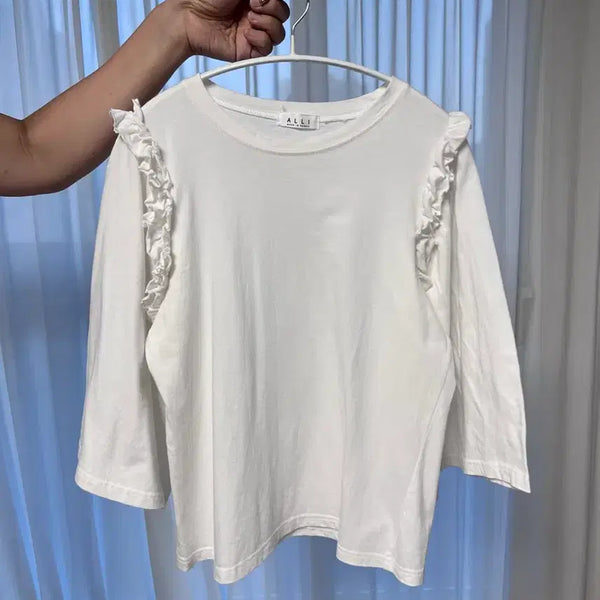 [BUNJANG] White Frill 7-Sleeve T-Shirt / 화이트 프릴 7부 소매 티셔츠