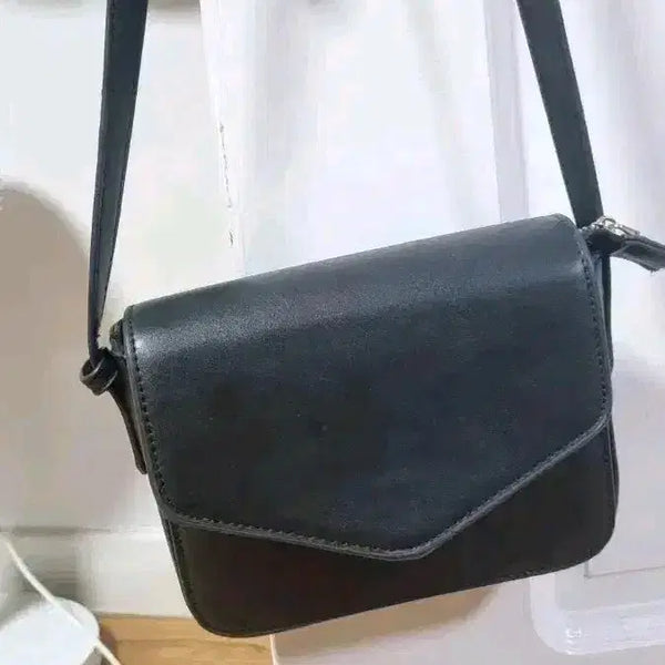 [BUNJANG] Black Crossbody Bag / 블랙 크로스백