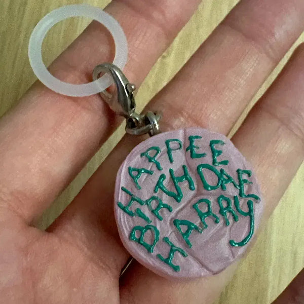 [BUNJANG] Harry Potter Hagrid Birthday Cake Keychain / 해리포터 해그리드 생일 케이크 메지루시