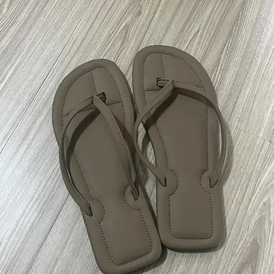 [BUNJANG] Brown Flat Flip-Flop Sandals (Size 40 / US 7.5-8) / 쪼리 샌들 브라운 40사이즈 (245~250)