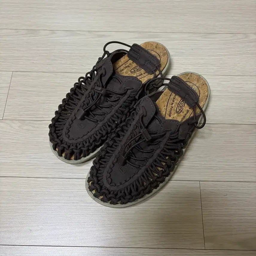 [BUNJANG] KEEN UNEEK Sandal (Brown, 240mm) / 킨 KEEN 유니크 샌들 (브라운) 240mm