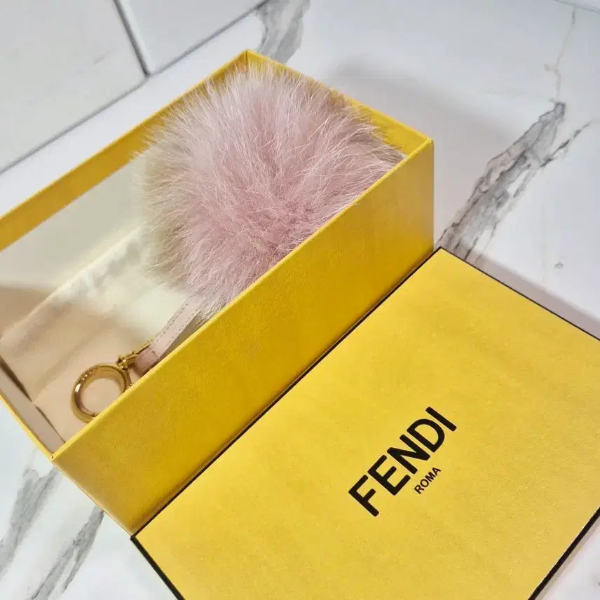 [BUNJANG] Fendi Beige/Pink Two-Tone Bag Charm & Keyring (Unused) / (정품) 펜디 베이지/핑크 투톤 백참 겸 명품 키링 키홀더 (미사용)