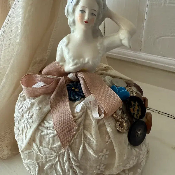 [BUNJANG] Antique Half-Doll Pin Cushion with Original Buttons and Brooch / 하프돌 핀쿠션