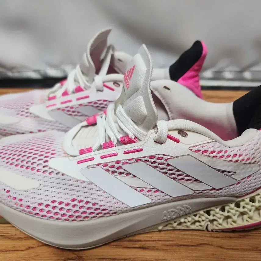 [BUNJANG] Adidas 4DFWD Pulse Women's Running Shoes - White/Pink (230mm) / 아디다스 4DFWD 펄스 여성 운동화 230mm 핑크/화이트