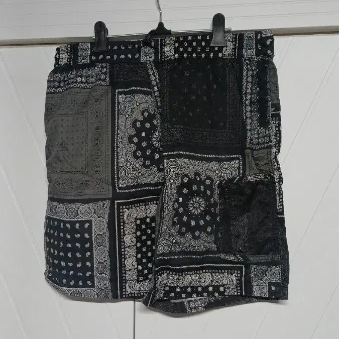 [BUNJANG] Levi's Bandana Patchwork Shorts Black / L 리바이스 반다나 패치워크 반바지 블랙 쇼츠