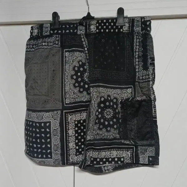 [BUNJANG] Levi's Bandana Patchwork Shorts Black / L 리바이스 반다나 패치워크 반바지 블랙 쇼츠