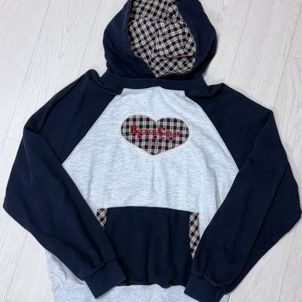 [BUNJANG] BITTERSALES Check Heart Hoodie / 비터셀즈 체크하트 후드티