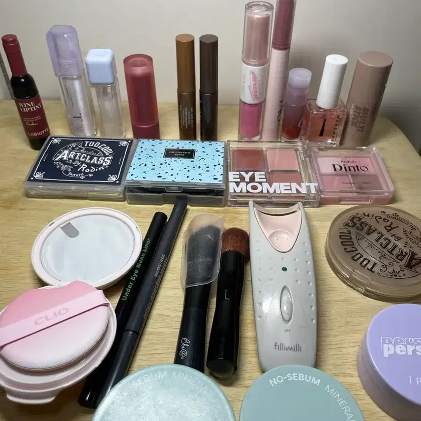[BUNJANG] Cosmetics Bundle Set (Tint, Heating Eyelash Curler, Shading Powder, Blotting Paper) / 화장품 일괄 처분 틴트 히팅뷰러 쉐딩 파우더 기름종이 등 ,