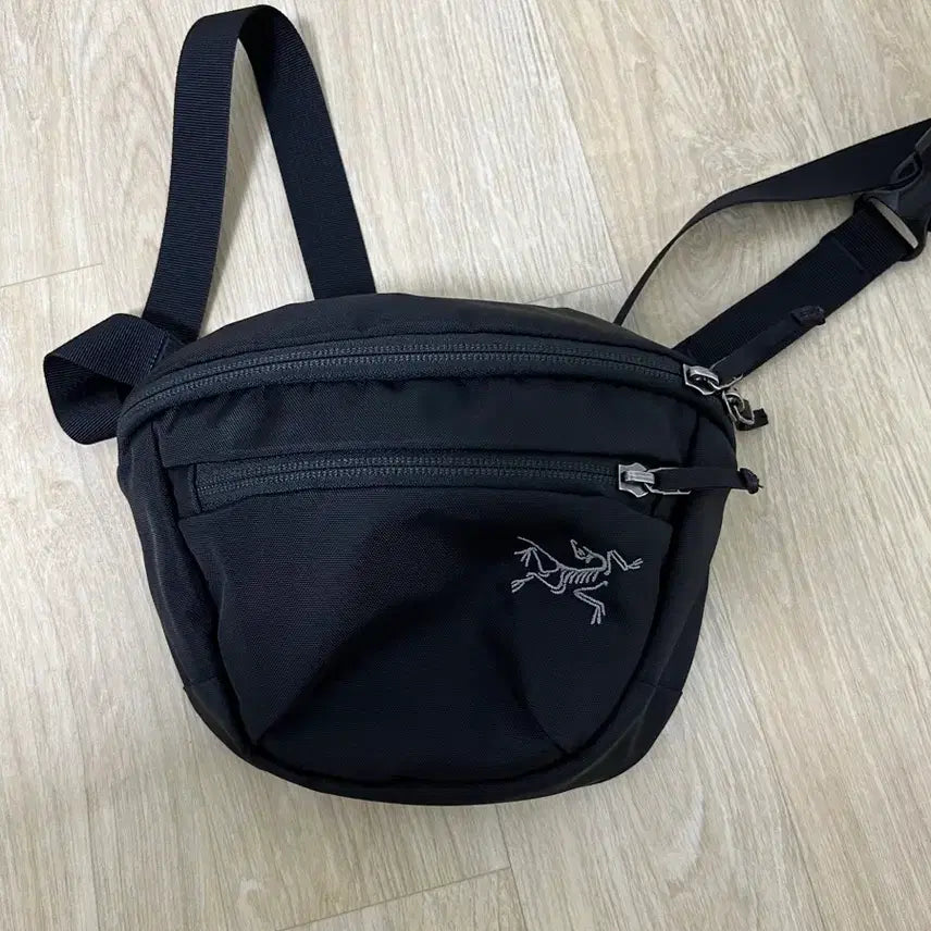 [BUNJANG] Arc'teryx Mantis 1 Waist Bag Black (Older Model) / 아크테릭스 맨티스 1 웨이스트백 구형 블랙 팝니다.