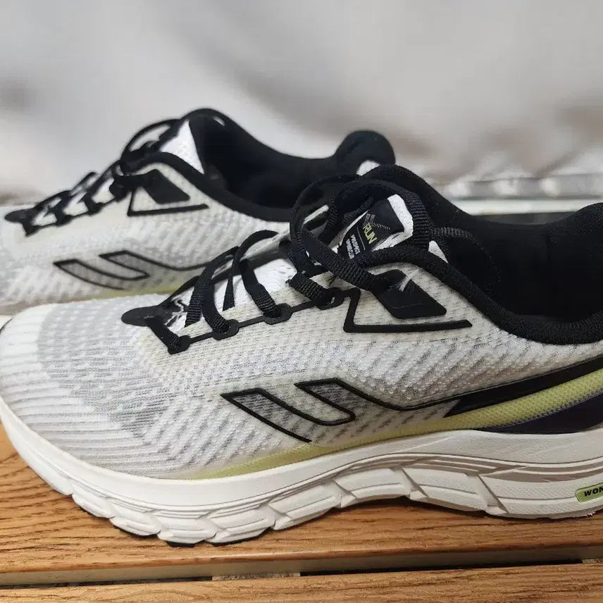 [BUNJANG] Pro-Specs Enerjet 112 Running Shoes White/Black 260mm / 프로스펙스 에너젯 112 러닝화 260mm 화이트/블랙