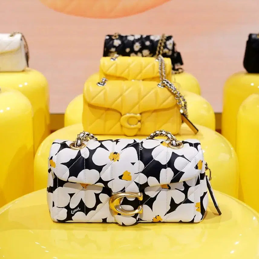 [BUNJANG] Coach Tabby Shoulder Bag 26 With Quilting and Floral Print / 코치 태비 숄더 백 퀼팅 앤 플로럴 프린트