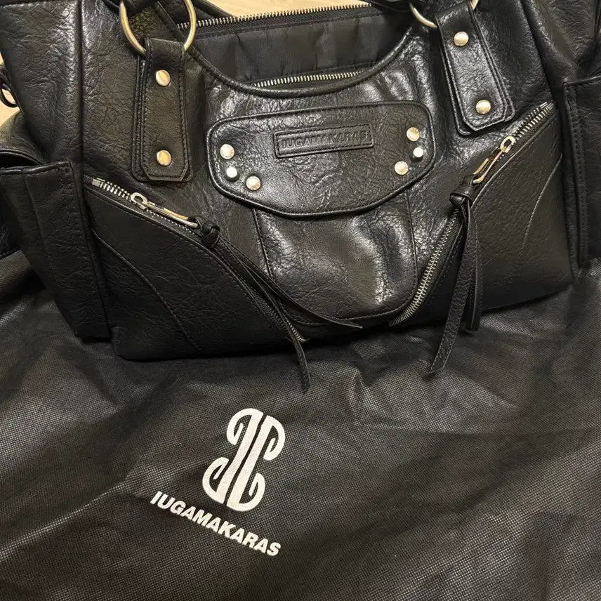 [BUNJANG] Lee Woo Gamas Caras Leather Shoulder Bag Black / 이우가마카라스 레더 숄더백 블랙