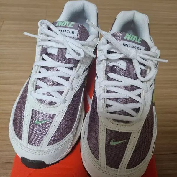 [BUNJANG] Nike Initiator Women's Sneakers Size 240 / 나이키 이니시에이터 운동화 240