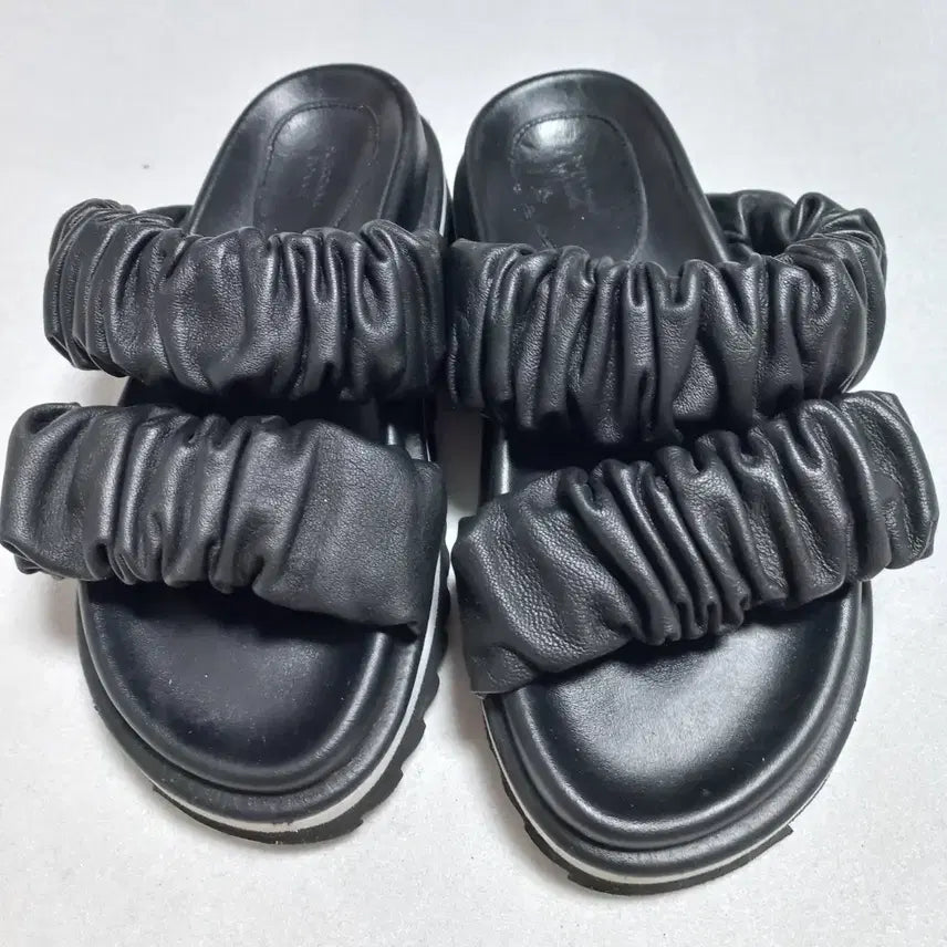 [BUNJANG] SUECOMMA BONNIE Shirring Detail Flat Sandals Black / 슈콤마보니 셔링 슬리퍼 블랙 36.5