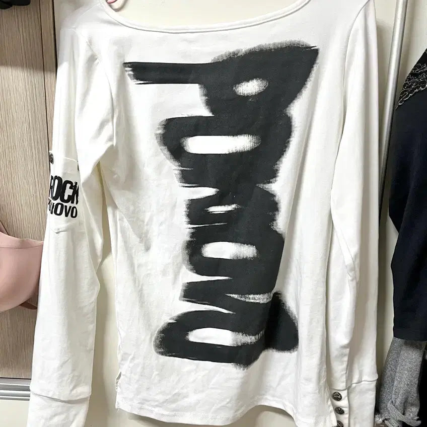 [BUNJANG] Streetwear Punk Graphic Print Long Sleeve Round Neck T-Shirt / 스트릿 시즈니룩 서브컬쳐 빈티지 펑크 프린팅 라운드넥 긴팔 티셔츠