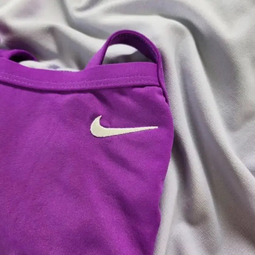[BUNJANG] Nike Mashup Racerback Wild Berry Rash Guard (Size 28, Sealed) / 나이키 매쉬업 레이서백 와일드베리 28 미개봉