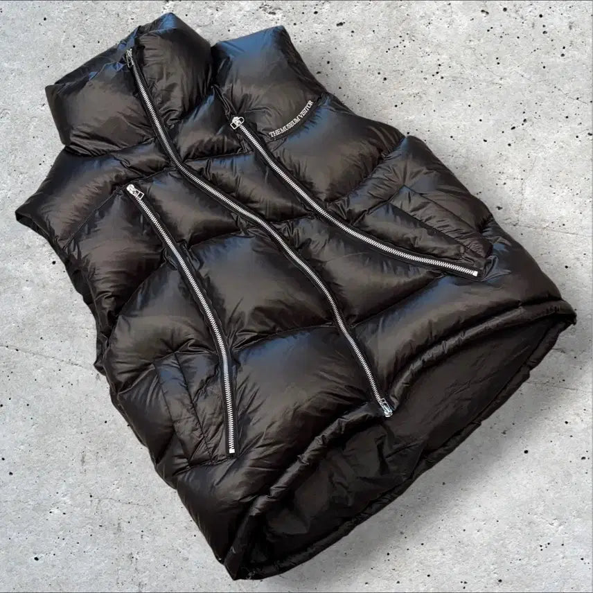 [BUNJANG] The Museum Visitor Black Padded Vest / [M] 더뮤지엄비지터 블랙 패딩 베스트 E655