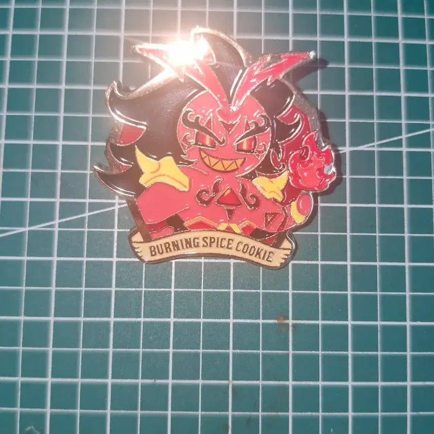 [BUNJANG] Cookie Run Kingdom Burning Spice Cookie Pin Badge / 쿠킹덤 부산 팝업 버닝스파이스 쿠키 핀뱃지
