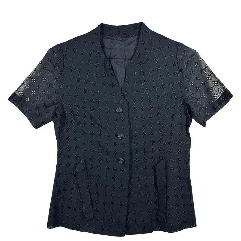[BUNJANG] Black Punching Lace Short Sleeve Blouse with Embroidery / 블랙 펀칭 레이스 반팔 블라우스 자수 페미닌 클래식 하객룩 [M]