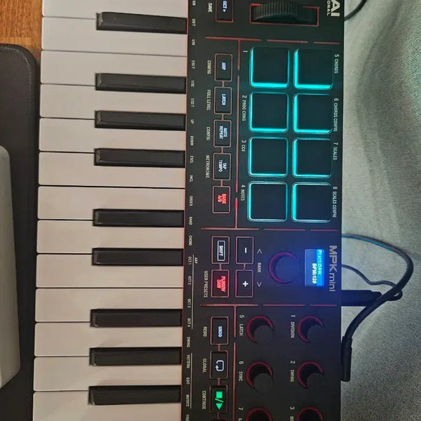 [BUNJANG] AKAI MPK mini MK4 Keyboard Controller (Black) / AKAI MPK mini MK4 블랙