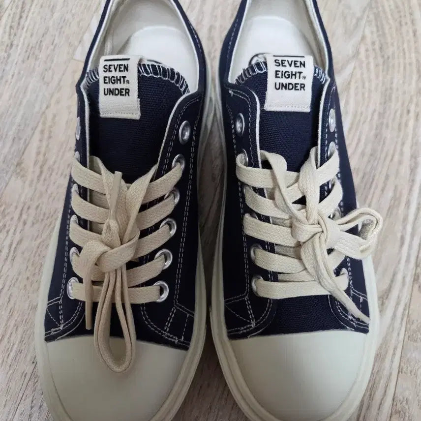[BUNJANG] Seven Eight Under Navy Canvas Sneakers Size 240 / 세븐에잇언더 네이비 캔버스 스니커즈 240