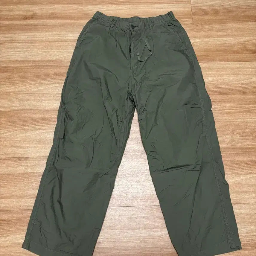 [BUNJANG] Uniqlo Parachute Pants Olive M / 유니클로 파라슈트팬츠 올리브 M