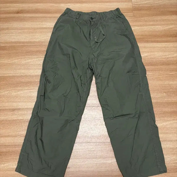 [BUNJANG] Uniqlo Parachute Pants Olive M / 유니클로 파라슈트팬츠 올리브 M