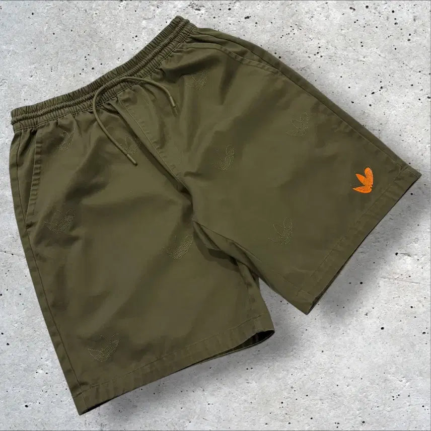 [BUNJANG] Adidas Khaki Multi-Logo Embroidered Shorts M / [M] 아디다스 카키 멀티 로고 자수 반바지 E672