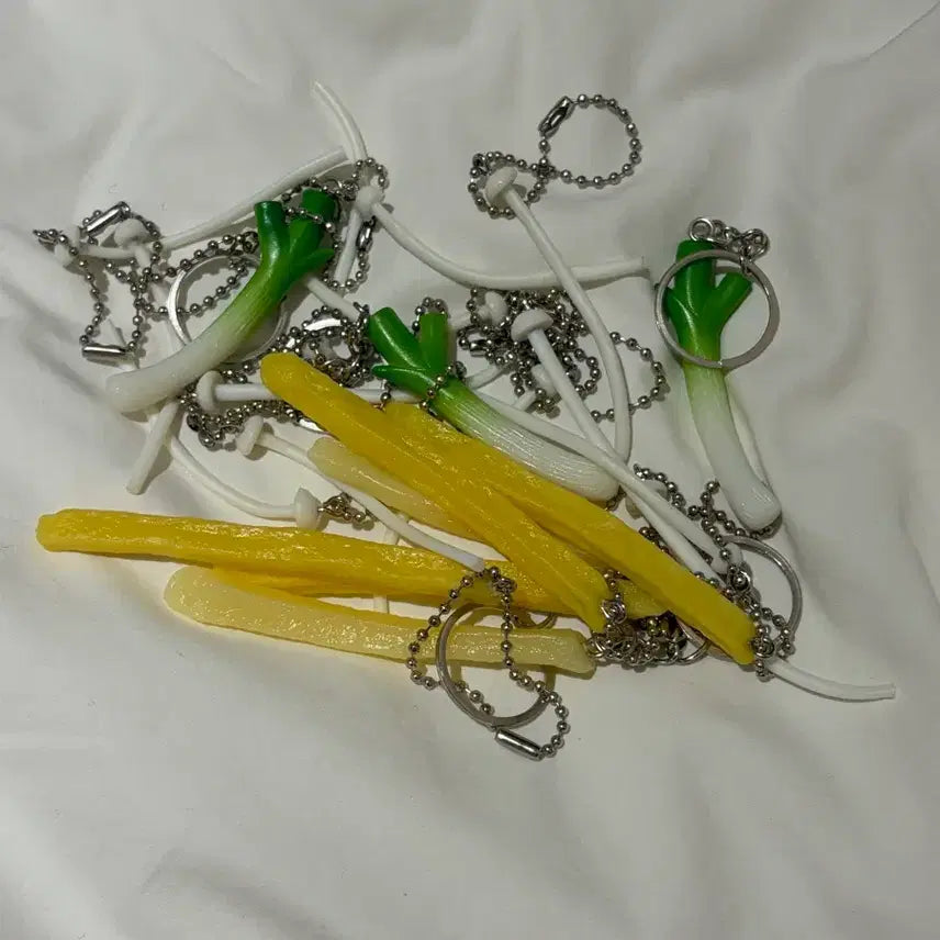 [BUNJANG] Enoki Mushroom, Scallion, and French Fry Charm Keychain / 팽이버섯 대파 감자튀김 키링