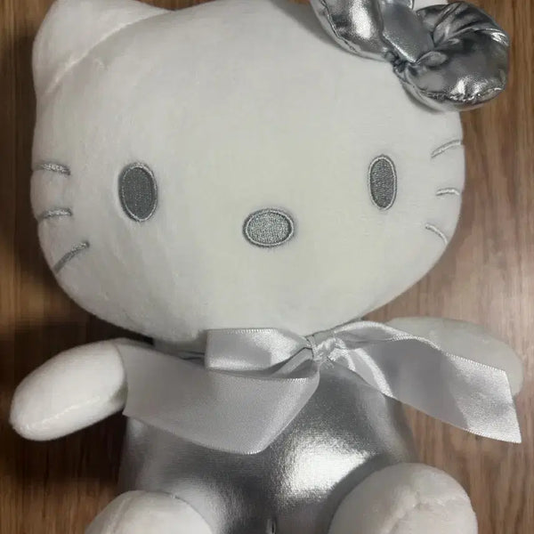 [BUNJANG] Hello Kitty Medium Plush / 실버 헬로키티 인형 중형