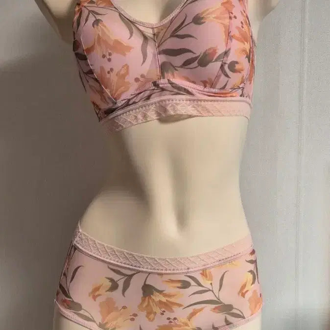 [BUNJANG] Crocodile Lace Floral Bralette Panty Set M / 크로커다일 망사 감타브라 꽃무늬 브라렛 팬티 세트 M