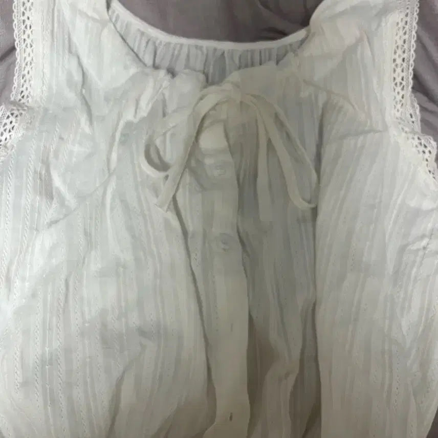 [BUNJANG] White Lace Sleeveless Blouse / 흰 블라우스 나시