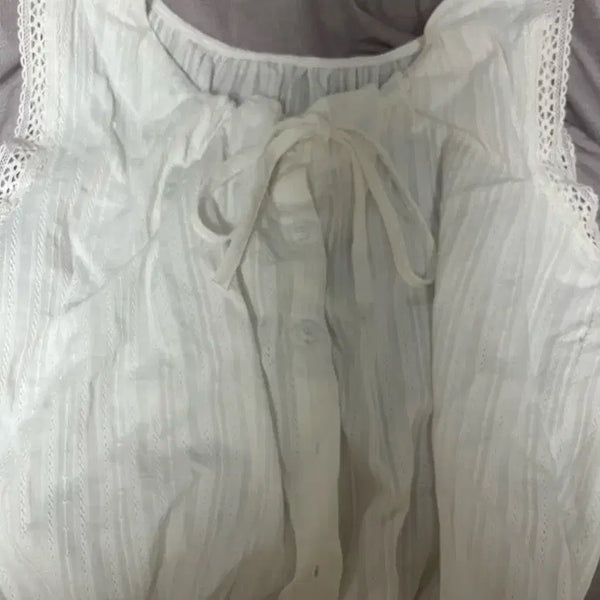 [BUNJANG] White Lace Sleeveless Blouse / 흰 블라우스 나시