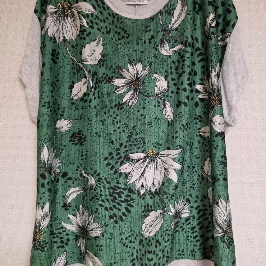 [BUNJANG] Zara Floral Pattern Green T-Shirt L / ZARA 플라워 패턴 초록티셔츠 L