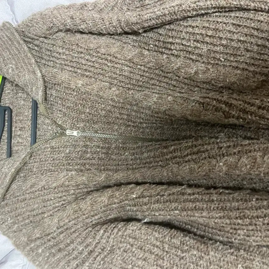 [BUNJANG] Thick Knit Zip-Up Cardigan Beige / 두꺼운 짜임 집업 가디건 베이지 (집업이고 겨울용이라 싸게 팔아요 실물 진짜 이쁨)