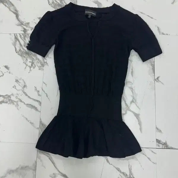 [BUNJANG] Emporio Armani Black Detail Knit Blouse / 엠포리오 아르마니 블랙 디테일 니트 블라우스