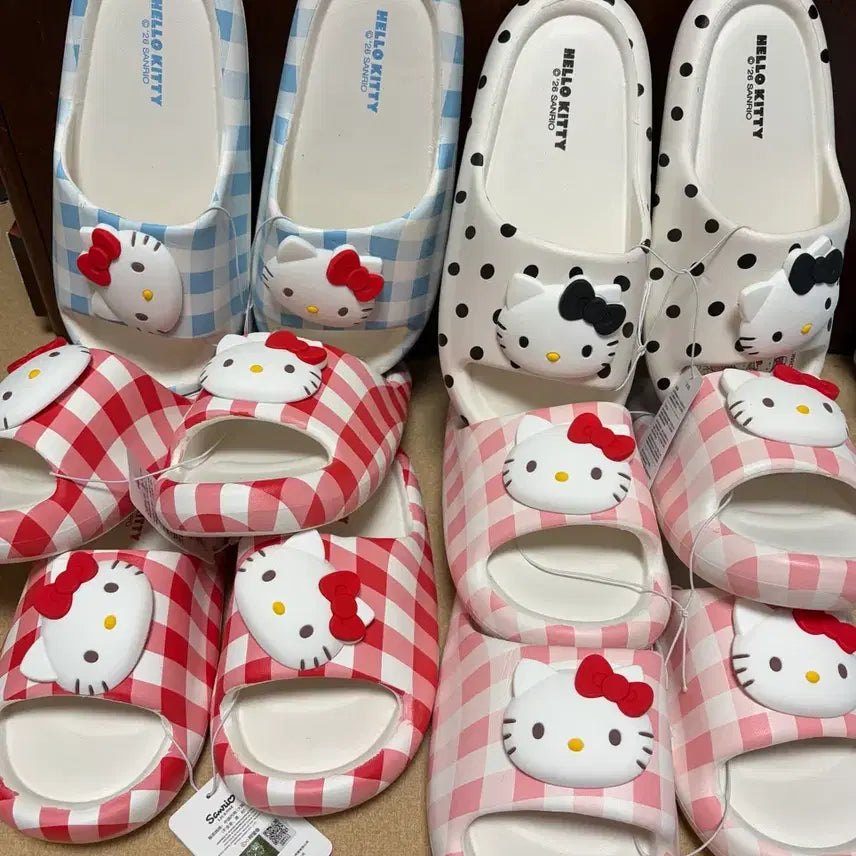 [BUNJANG] Hello Kitty Checkered Slippers / 헬로키티 체크 슬리퍼