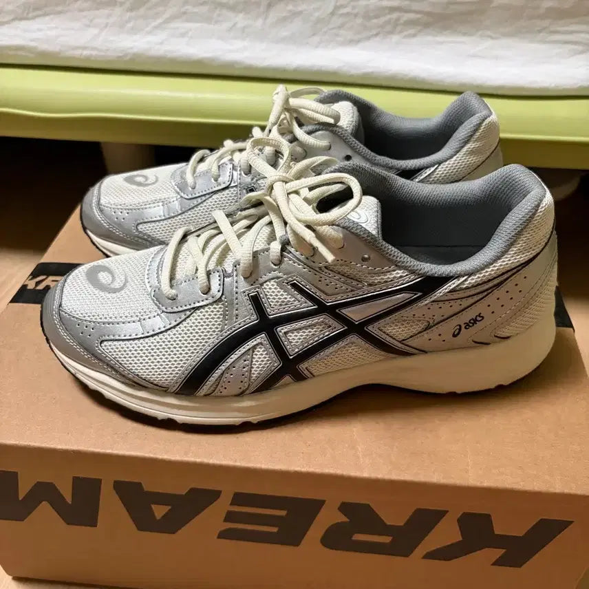 [BUNJANG] ASICS Jog 100S White Black (270) / 아식스 조그100S 화이트 블랙 270 팝니다