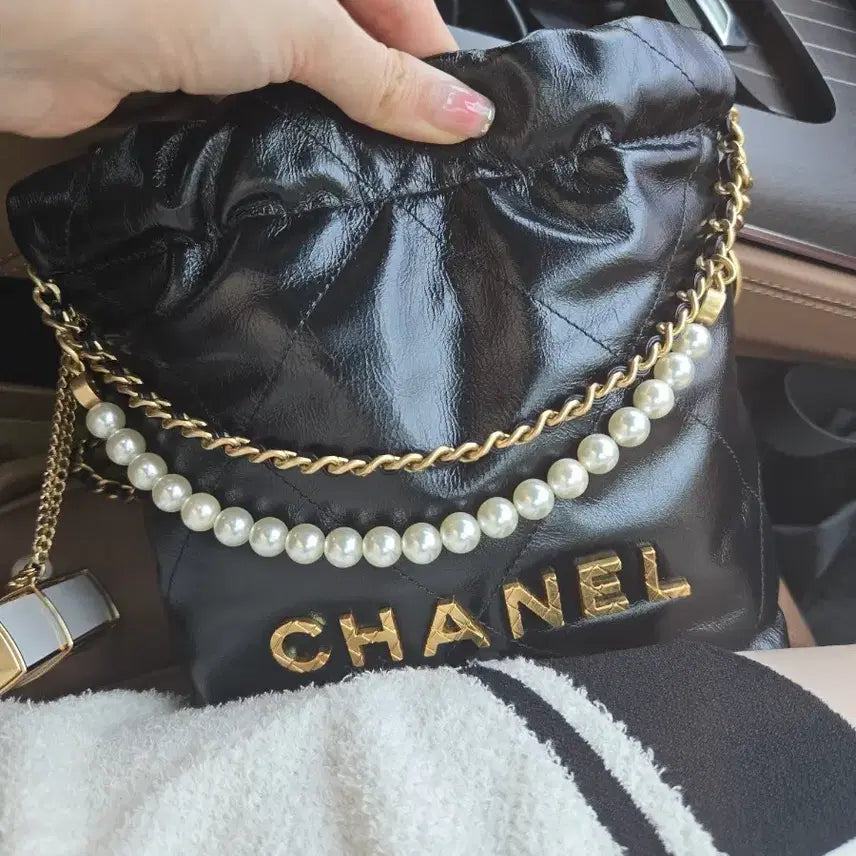 [BUNJANG] Chanel 22 Bag Mini Pearl / 샤넬22백 미니 진주