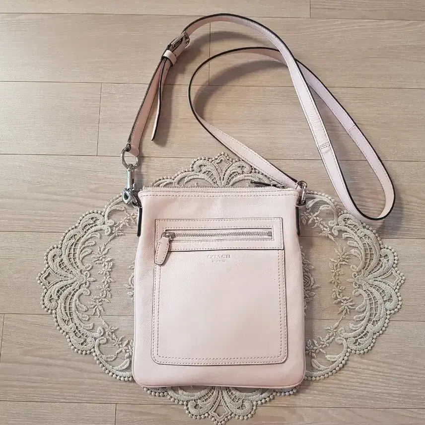 [BUNJANG] Coach Genuine Leather Crossbody Bag / 코치 올가죽 크로스백