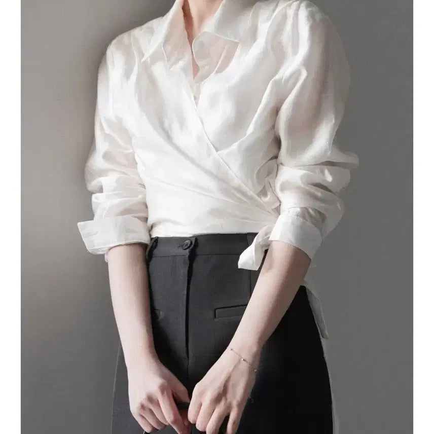 [BUNJANG] uur Trimming Wrap Blouse (Satin Ivory) / uur 유유알 트리밍 랩 블라우스 (새틴아이보리)
