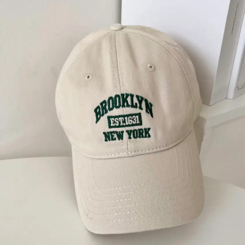 [BUNJANG] Brooklyn Embroidery Ivory Cap Hat / (원가 1.0) 에이블리 브루클린 자수 아이보리 캡모자