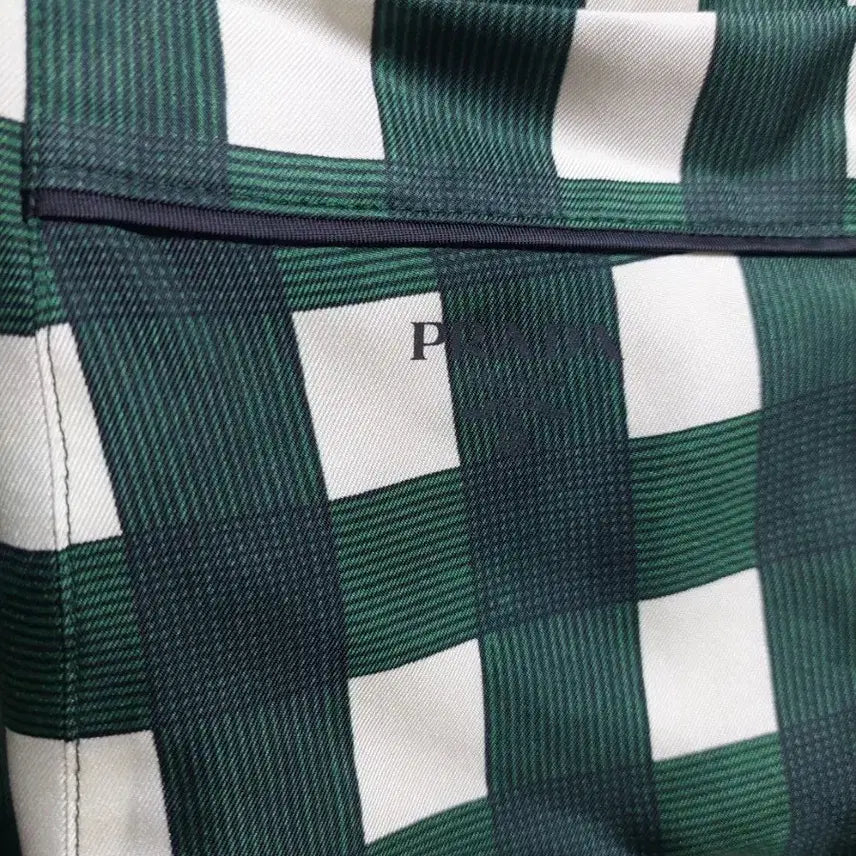 [BUNJANG] Prada Back Pocket Check Pattern Banding Shorts Green S / 프라다 빽포켓 체크 패턴 밴딩 쇼츠 그린 s 백화점판