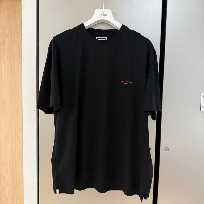 [BUNJANG] Wooyoungmi 26F/W Black T-Shirt with Embroidered Back Logo / [54] 26F/W 우영미 블랙 터프트 자수 백로고 티셔츠 블랙