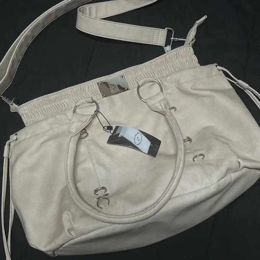 [BUNJANG] Coolside of the Pillow Piercing Boxer Bag Shoulder Bag / 쿨사이드옵더필로우 피어싱 복서백